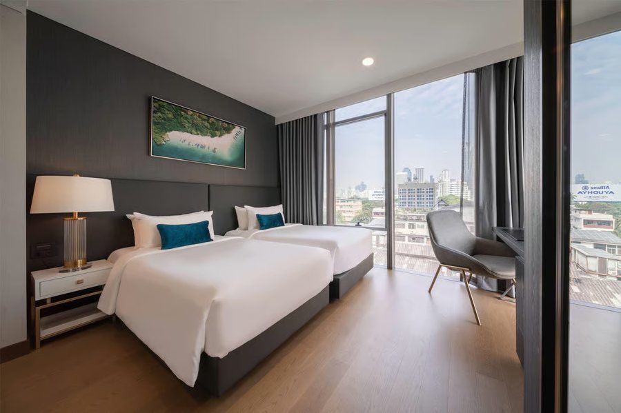 Wyndham Bangkok Queen Convention Centre — Guest room