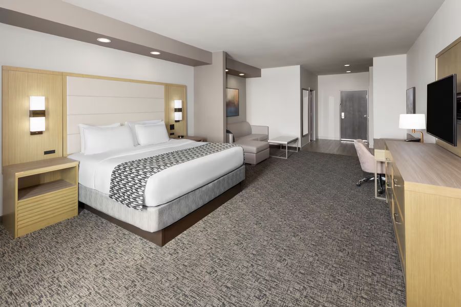 Wyndham Garden Katy — Guest room