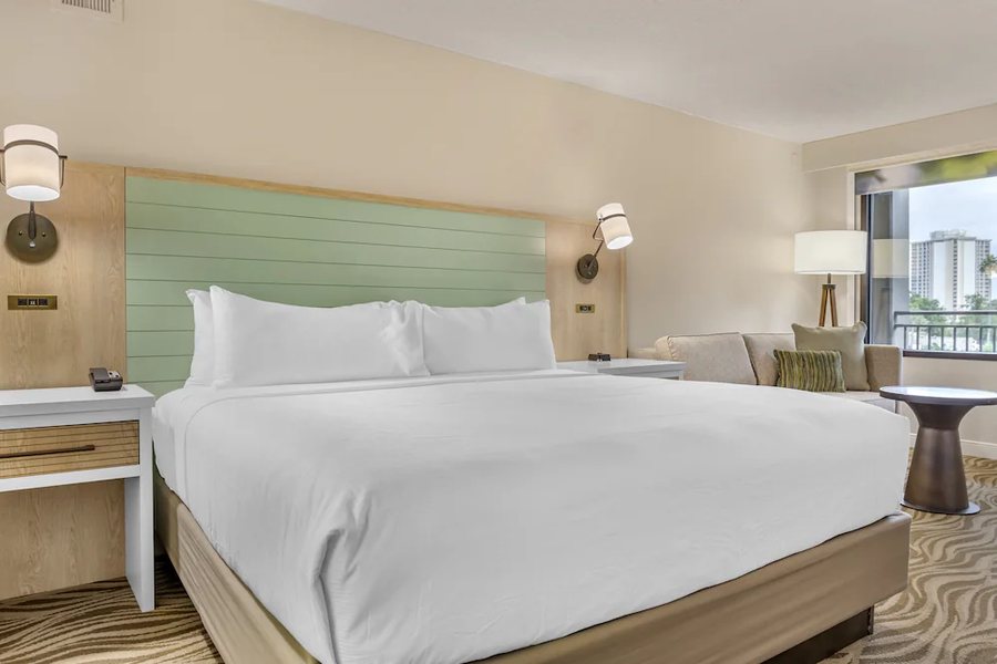 Wyndham Garden Lake Buena Vista Disney Springs Resort Area — Guest room