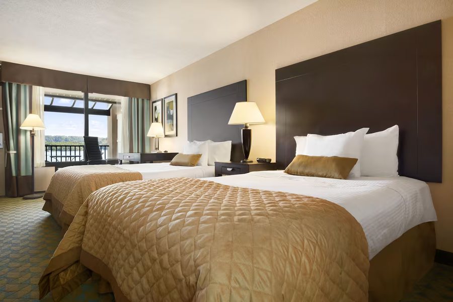 Wyndham Garden Lake Guntersville — Guest room