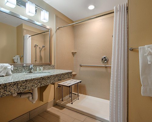 Wyndham Garden Lancaster CA — Bathroom