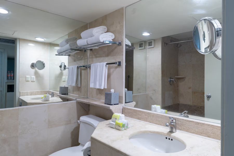 Wyndham Garden Residences — Bathroom