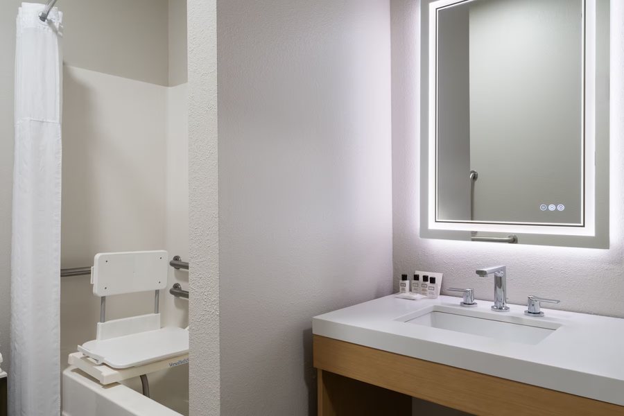 Wyndham Garden Totowa Totowa New Jersey — Bathroom