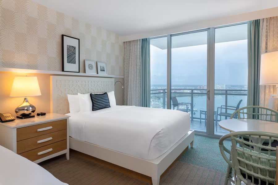 Wyndham Grand Clearwater Beach — Guest room