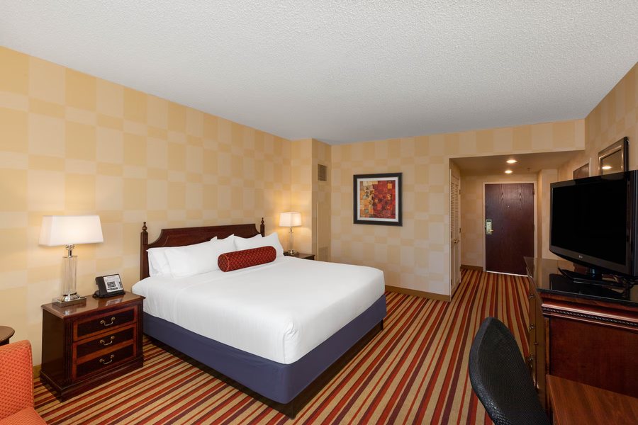 Wyndham Grand Oklahoma City Downtown — Guest room