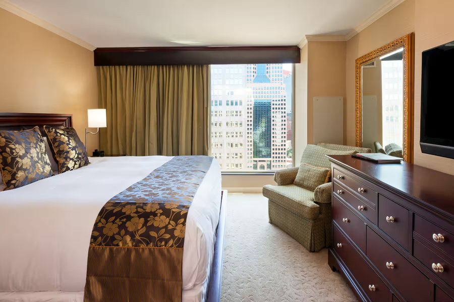 Wyndham Grand Pittsburgh Downtown Pittsburgh Pennsylvania — Guest room