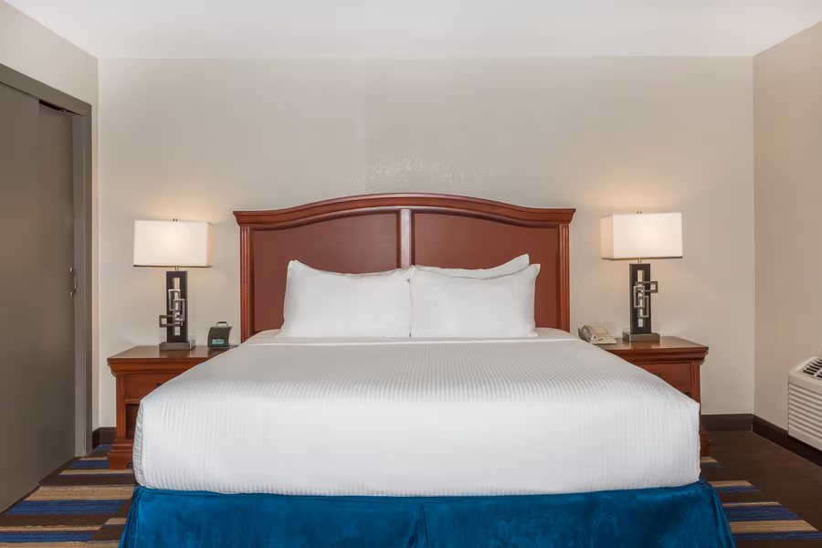 Wyndham New Orleans French Quarter — Guest room
