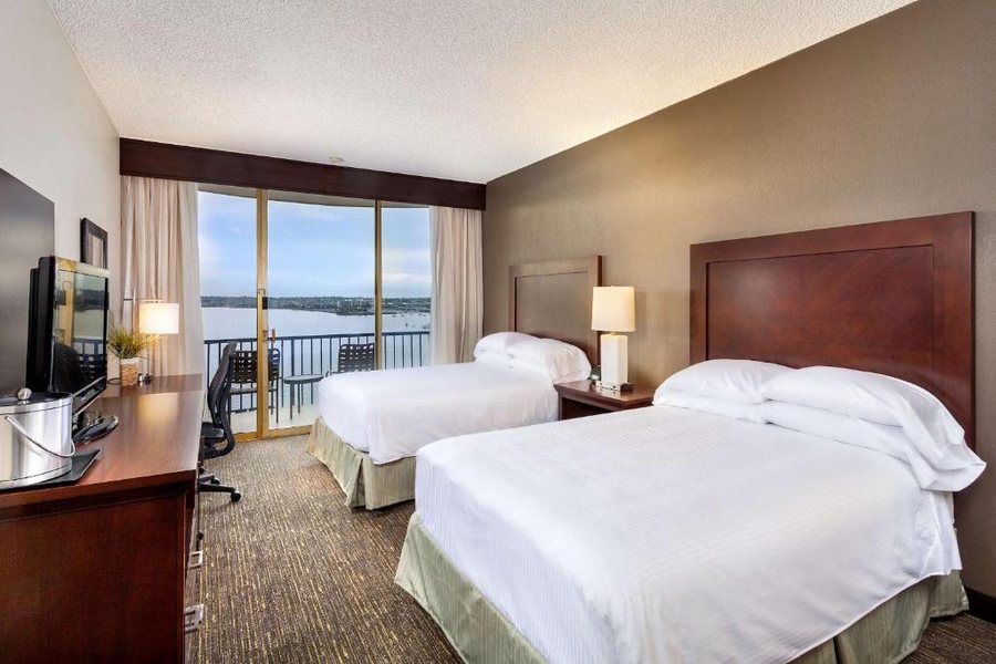 Wyndham San Diego Bayside — Guest room