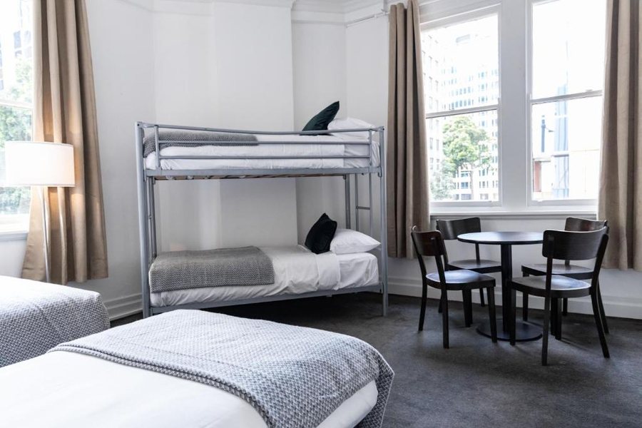 Wynyard Hotel — Guest room