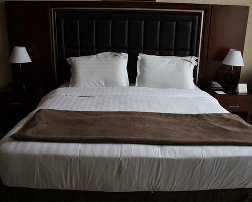 Xclusive Maples Hotel Apartments — Guest room