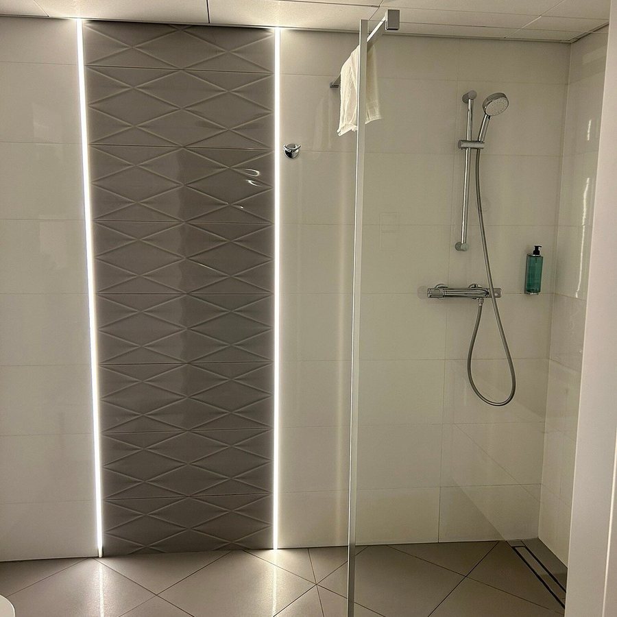 Xerion Hotel — Bathroom