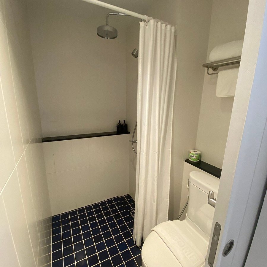 Xinlor House — Bathroom