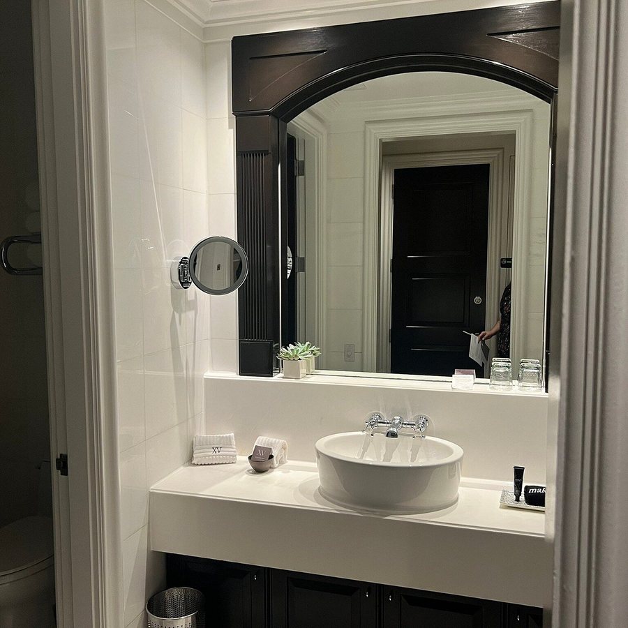 XV Beacon Hotel — Bathroom