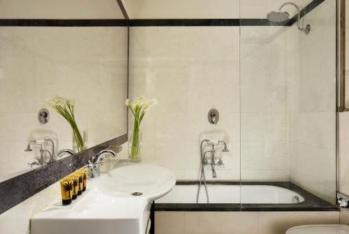 XX Settembre — Bathroom