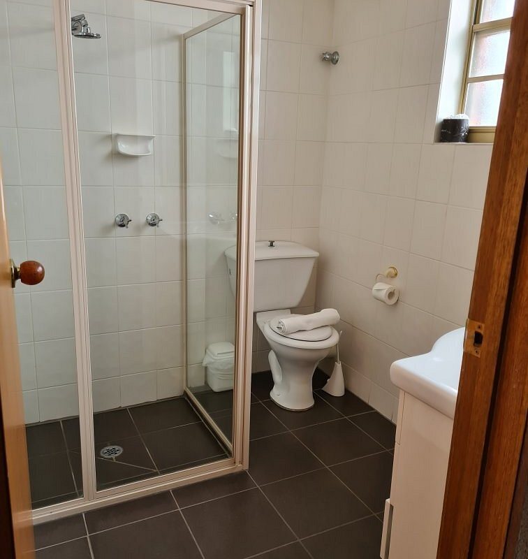 Yarra Valley Motel — Bathroom