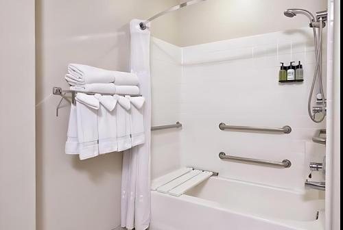 Yellowstone Grizzly RV Park — Bathroom