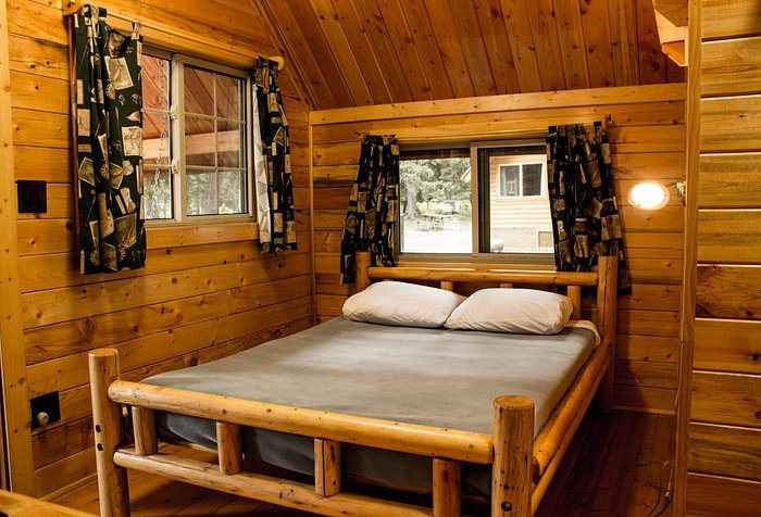 Yellowstone Park Mountainside Koa Journey — Guest room