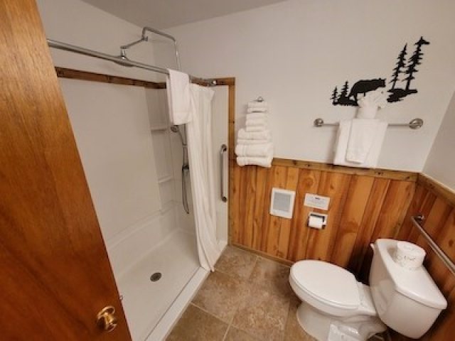 Yellowstone Valley Inn RV Park — Bathroom