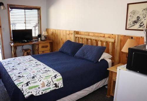 Yellowstone Valley Inn RV Park — Guest room