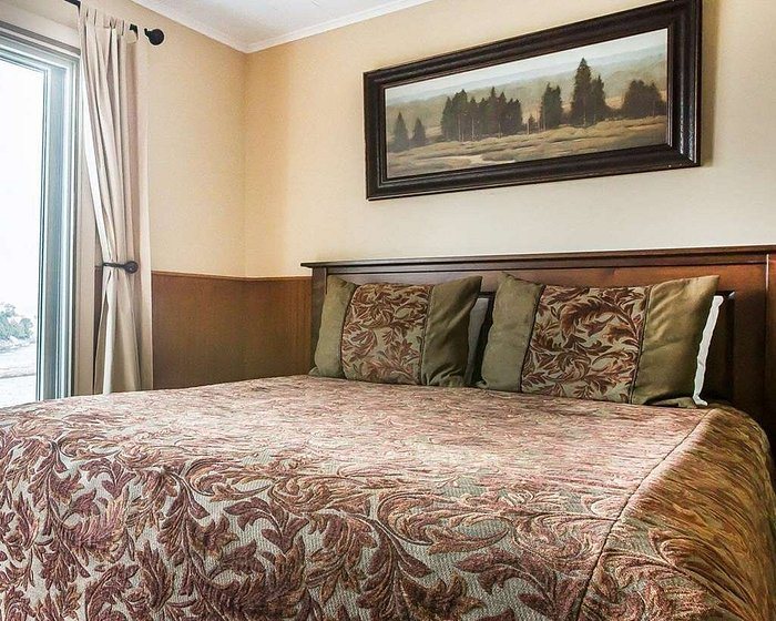 Yellowstone Valley Lodge Ascend Hotel Collection — Guest room