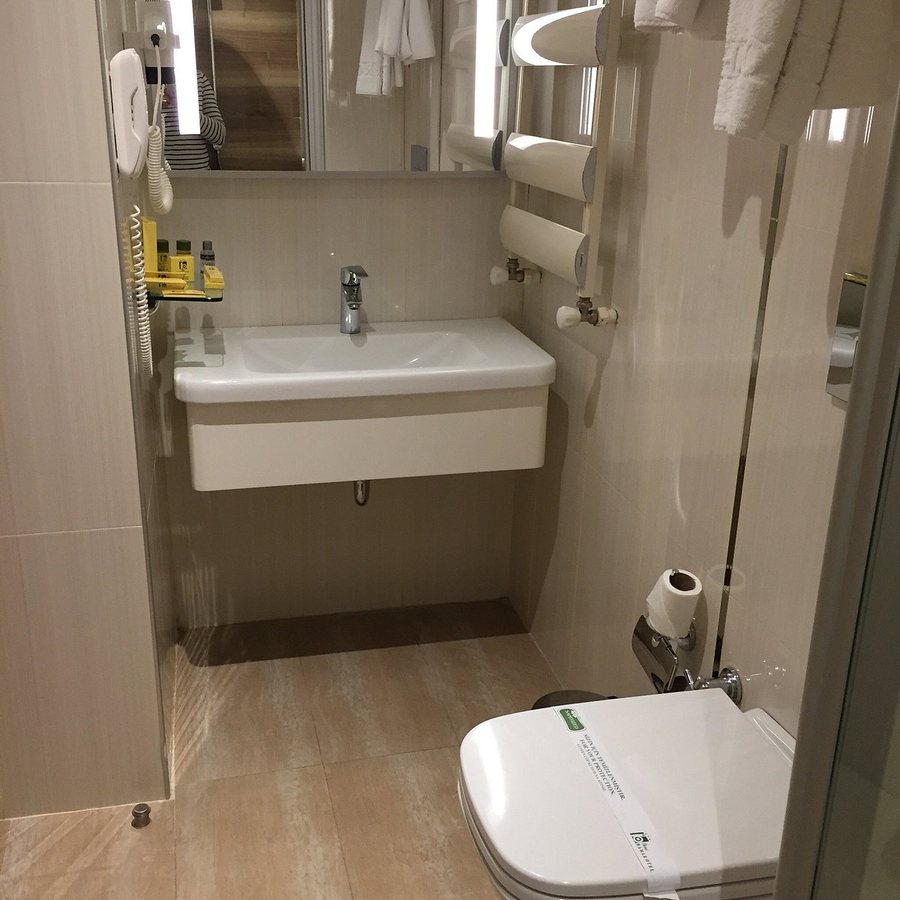 Yeni Hotel Istanbul — Bathroom