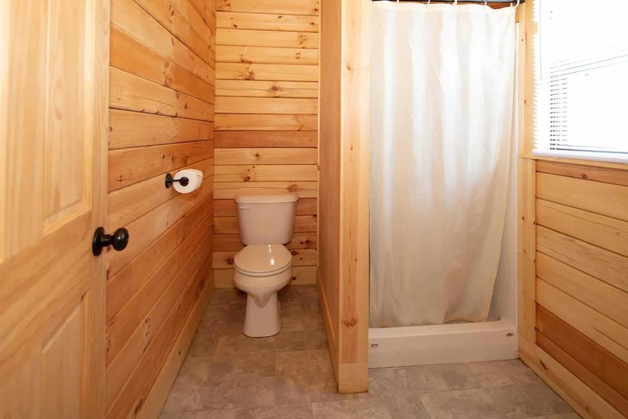 Yogi Bear s Jellystone Park Camp Resort Luray — Bathroom