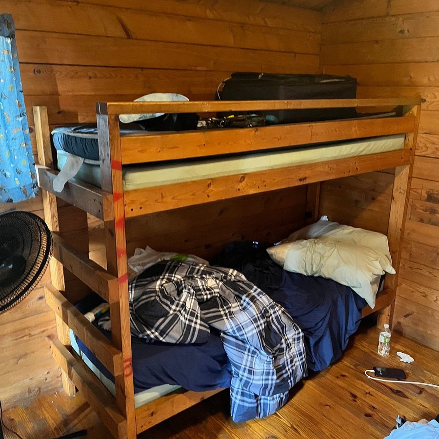 Yogi Bear s Jellystone Park Camp resort — Guest room