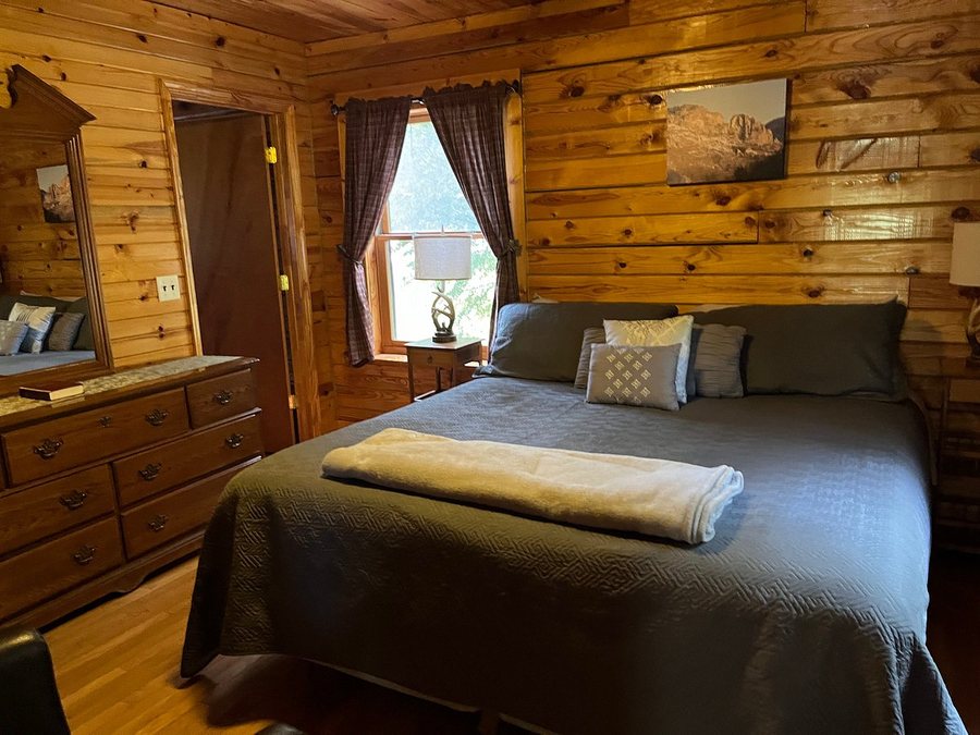 Yokum s Vacationland — Guest room