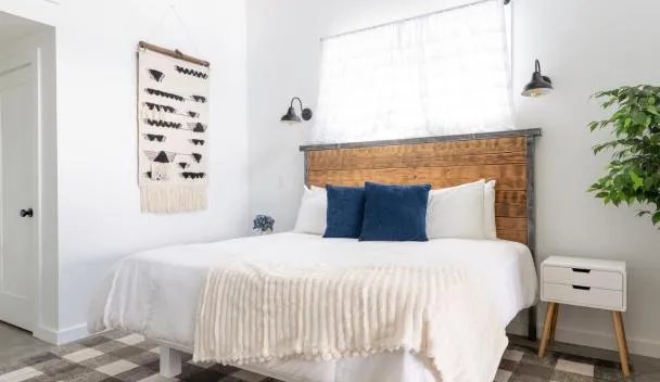 Yonah Mountain Campground — Guest room