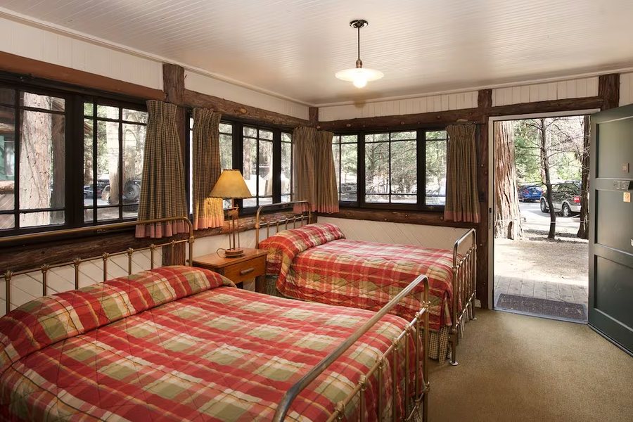 Yosemite Hilltop Cabins — Guest room