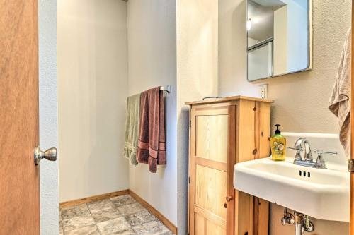 Yosemite Vacation Homes — Bathroom