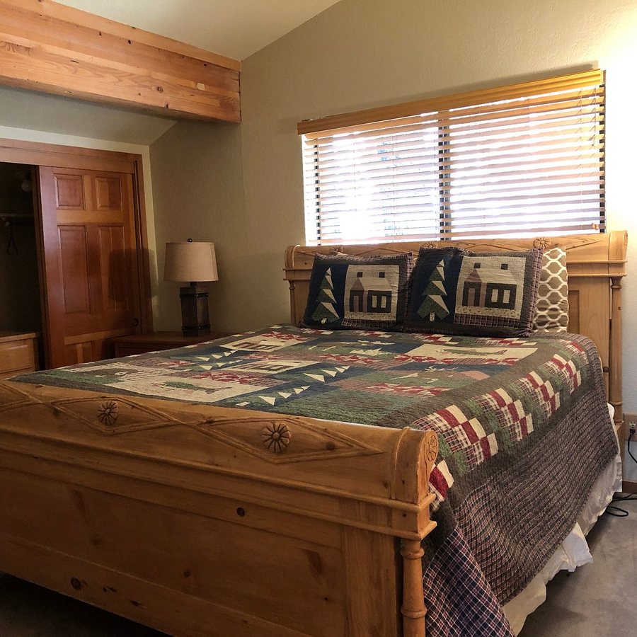 Yosemite Vacation Homes — Guest room