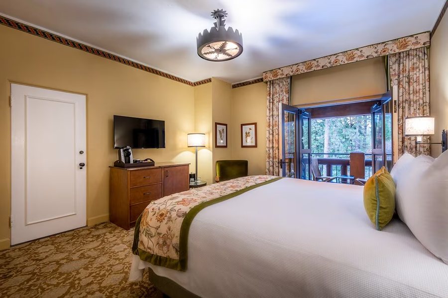 Yosemite Valley Lodge Yosemite National Park California — Guest room