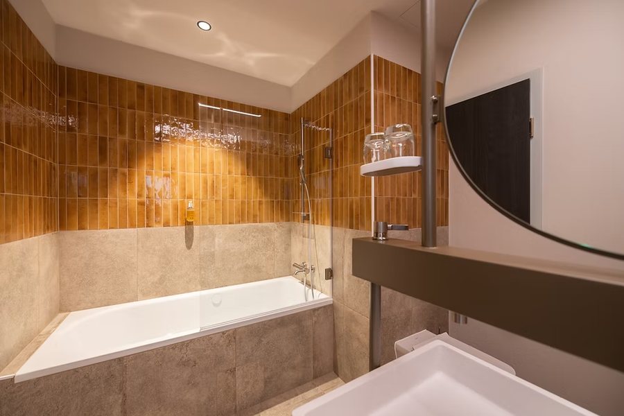 You Hotel Budapest Handwritten Collection — Bathroom