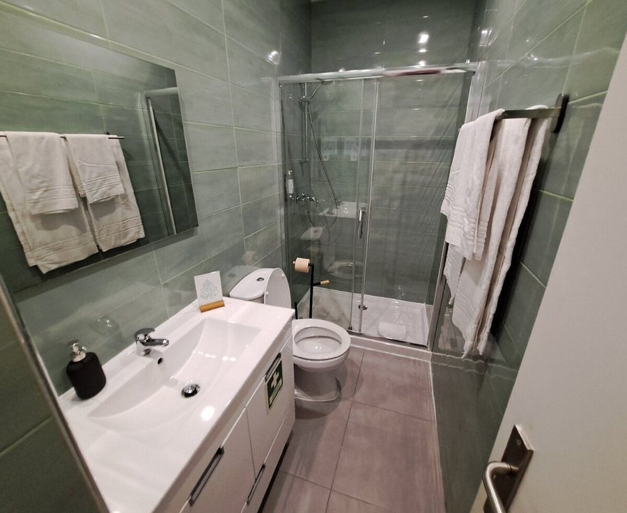 Youropo Bolhao — Bathroom