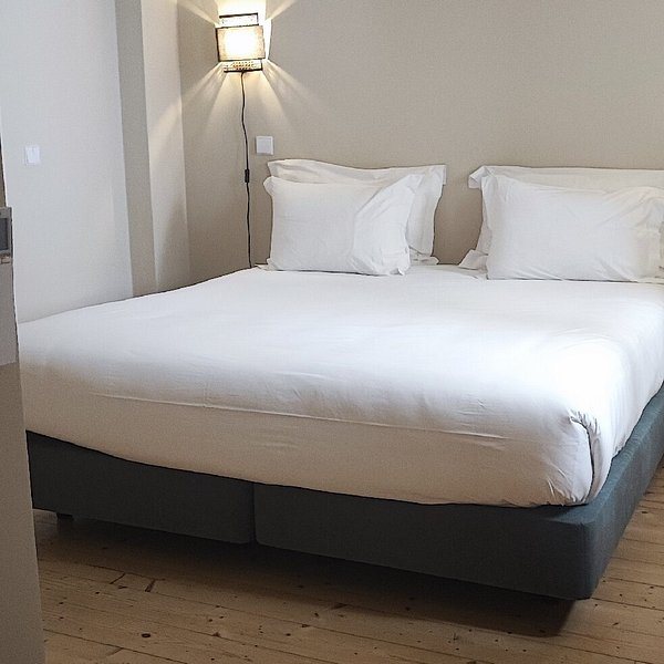 Youropo Taipas — Guest room