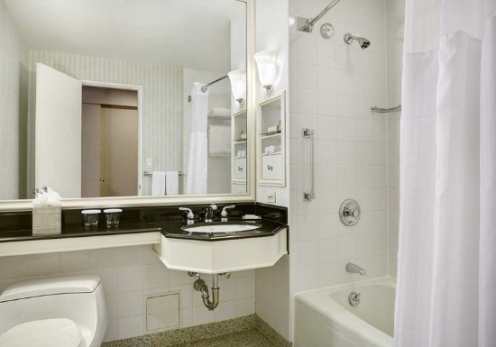 YourStay MidTown Apartments — Bathroom