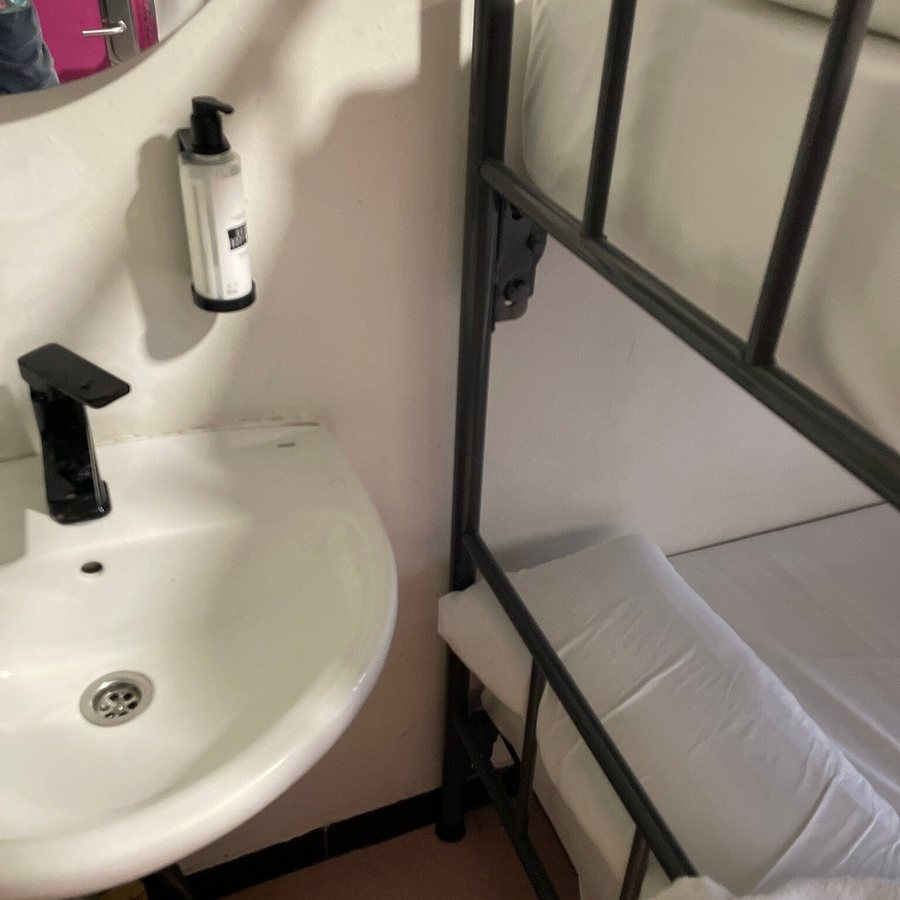 Youth Hostel Pere Tarres Barcelona Catalonia — Bathroom