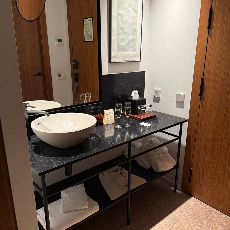 Yurbban Passage Hotel Spa Barcelona Catalonia — Bathroom