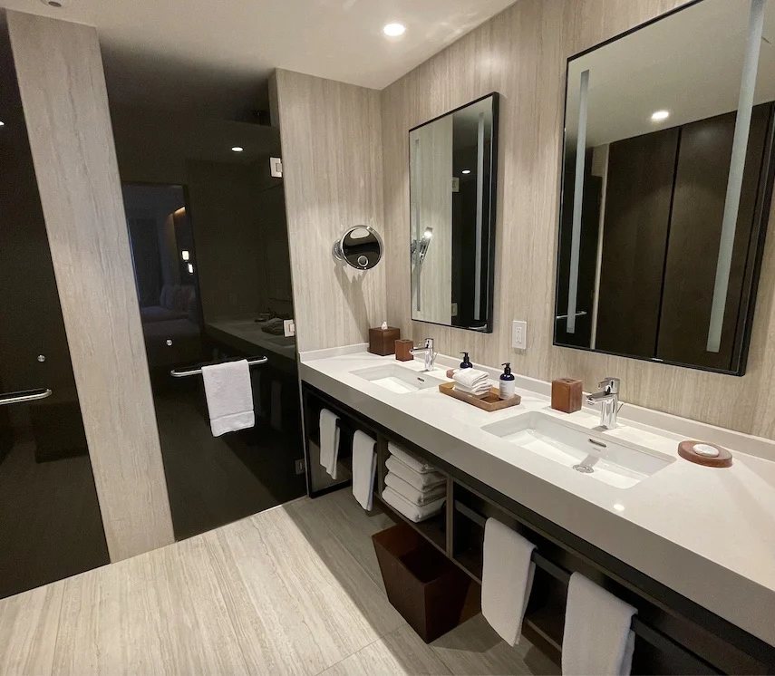 Yurinn — Bathroom