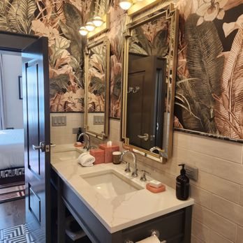 Zelda Dearest Hotel — Bathroom