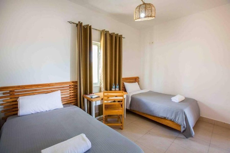 Zeroes Resort — Guest room