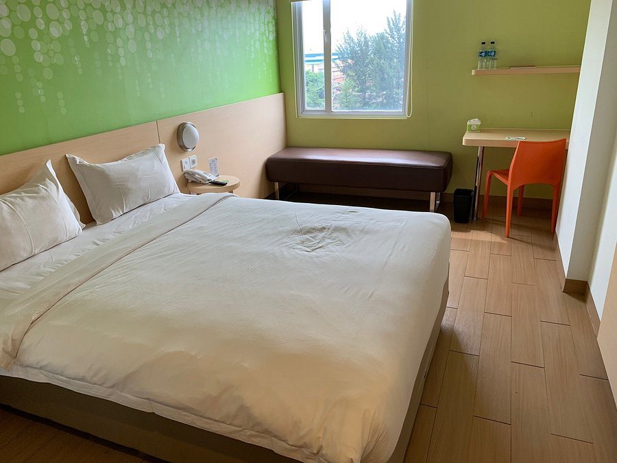 Zest Hotel Harbour Bay Batam — Guest room