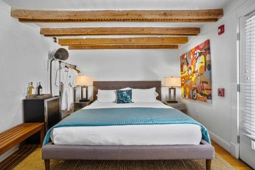 Zey Hotel — Guest room