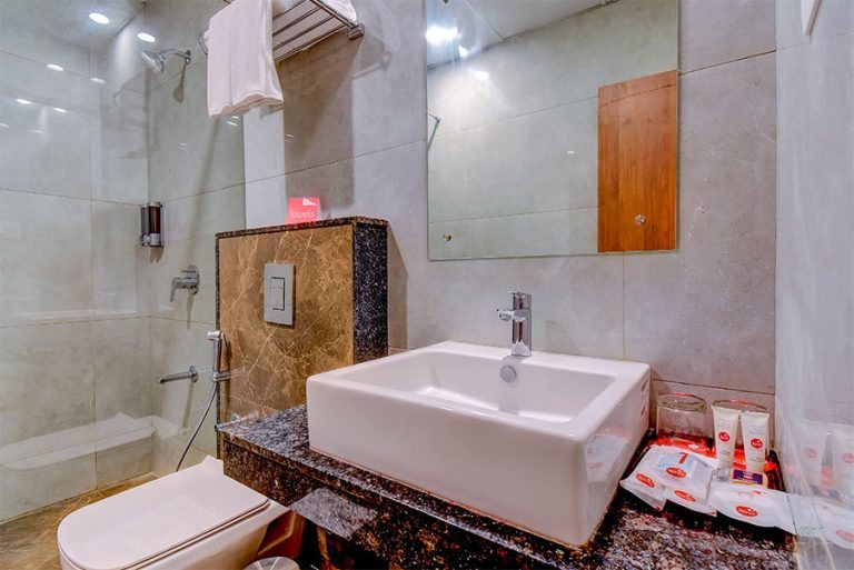 Zip By Spree Hotels Ilkal — Bathroom
