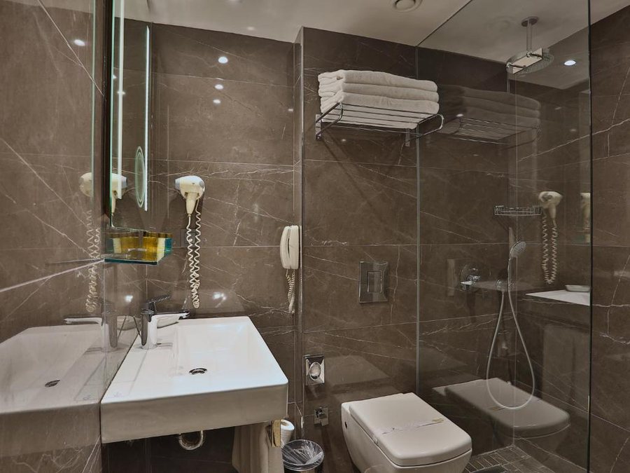 Zirkon Suit Otel Istanbul — Bathroom