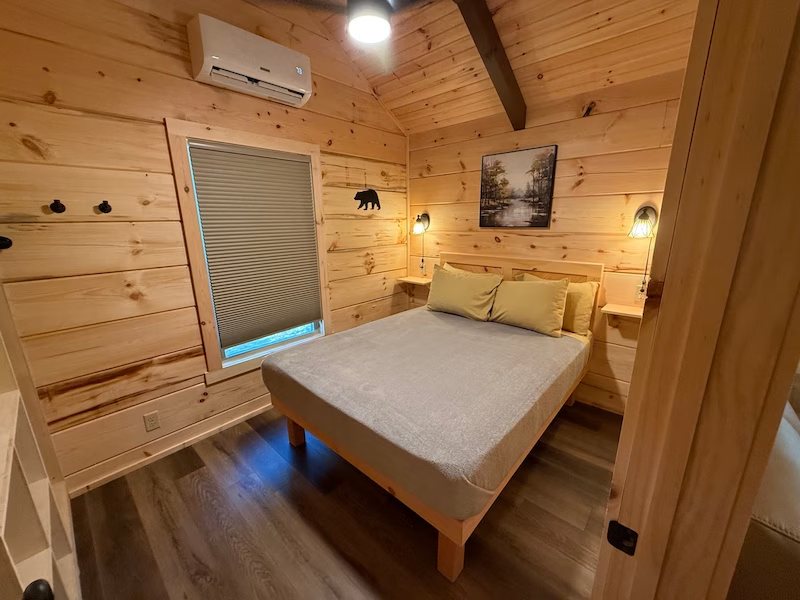 Zooland Family Campground — Guest room