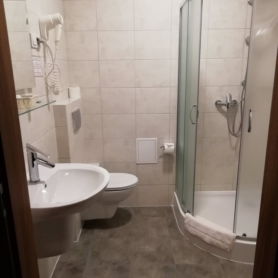 Zulian Aparthotel — Bathroom