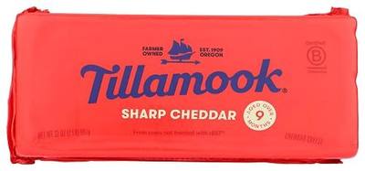 Tillamook, Cheddar Sharp Bar, 32 Ounce