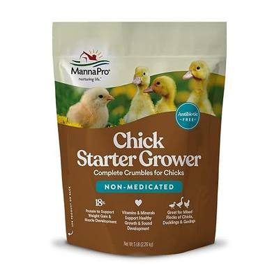 Manna Pro Chick Starter Feed, Non-Medicated Chicken Feed with Vitamins & Minerals, Complete Nutrition for Baby Chicks, 5 lb Bag | Complete Chick Feed Formula, Starter Feed with Vitamins & Minerals, Balanced Nutrition for Growing Baby Chicks